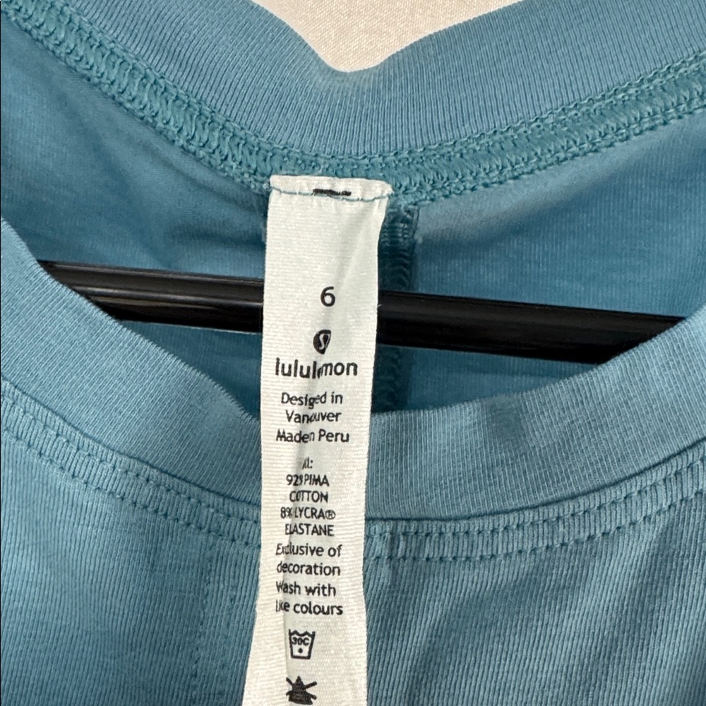 Lululemon Teal Tie Front Tank Size 6 - Picture 3 of 4